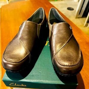 Clark’s women pewter loafer NEW IN BOX size 9.5